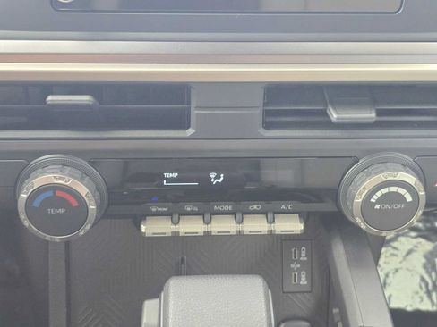 Certified 2025 Toyota 4Runner SR5 AWD/4WD image 29