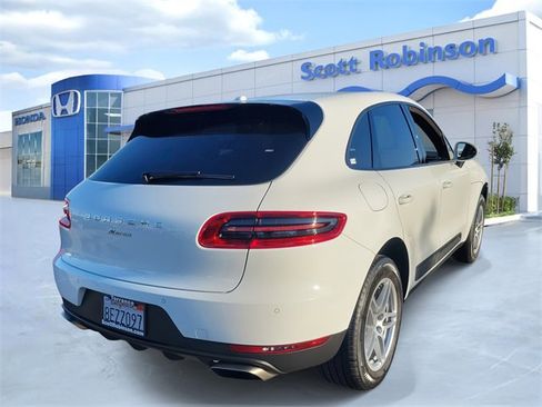 Used 2018 Porsche Macan Base image 4