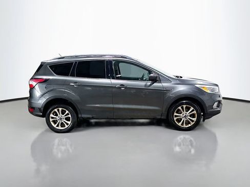 Used 2018 Ford Escape SE FWD image 5