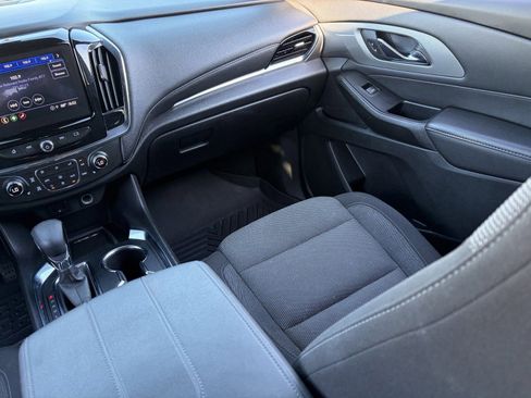 Certified 2023 Chevrolet Traverse LT FWD image 17