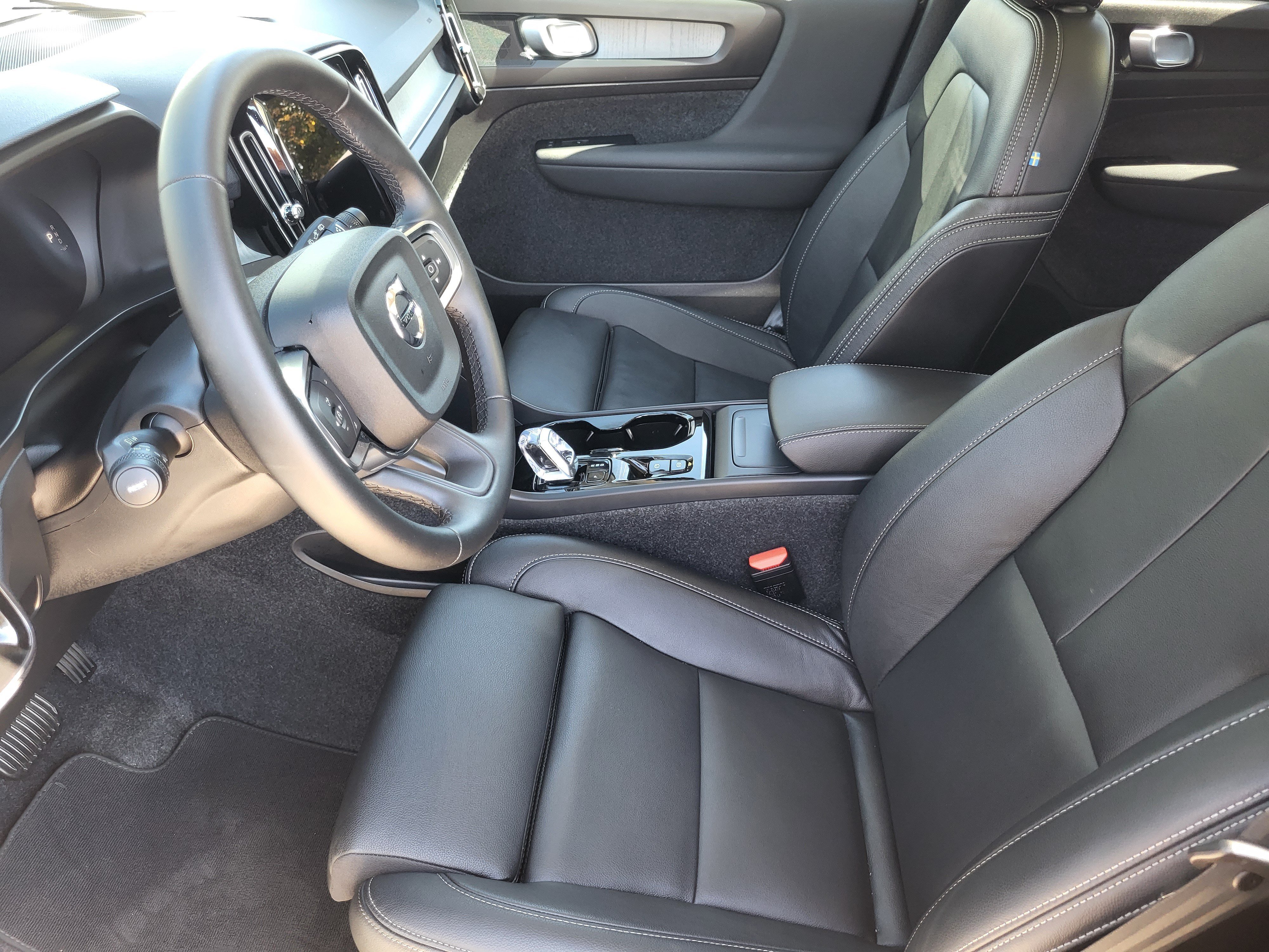 Certified 2026 Volvo XC40 B5 Plus AWD/4WD image 10