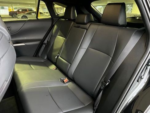 Certified 2024 Toyota Venza XLE image 17