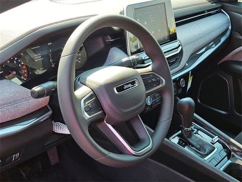 Certified 2025 Jeep Compass Sport image 10