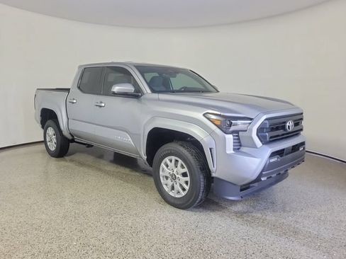 Used 2026 Toyota Tacoma SR5 RWD image 4