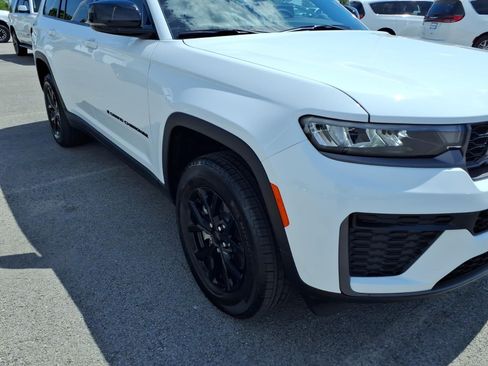 New 2026 Jeep Grand Cherokee L 4WD image 19