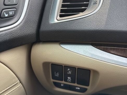 Used 2018 Acura TLX image 11
