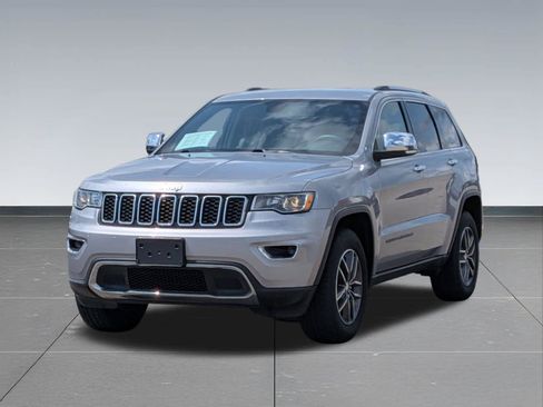 Certified 2018 Jeep Grand Cherokee Limited w/ Trailer Tow Group IV AWD/4WD image 9