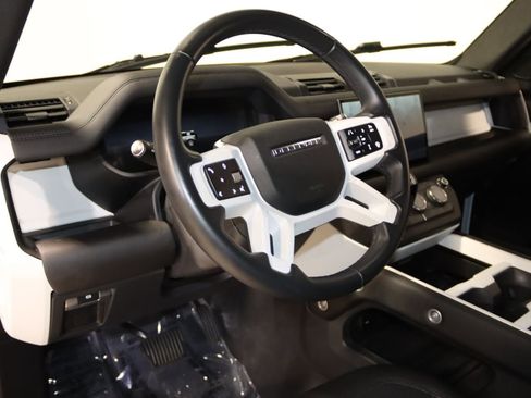Used 2025 Land Rover Defender 110 S image 40