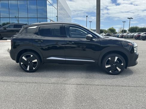 New 2026 Nissan Kicks SR FWD image 6
