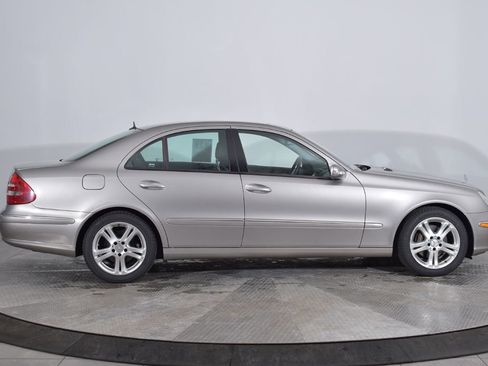Used 2004 Mercedes-Benz E 500 Sedan image 6