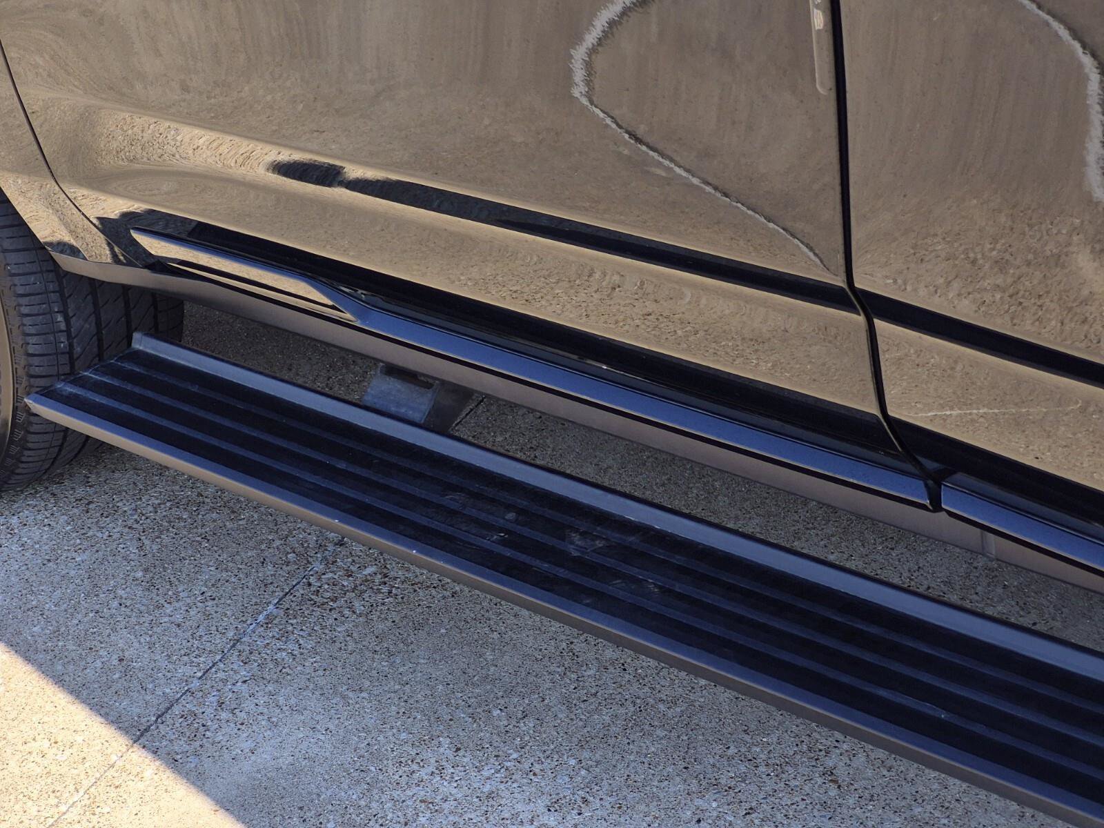 Used 2023 Cadillac Escalade ESV Sport Platinum w/ LPO, Floor Liner Package AWD/4WD image 11