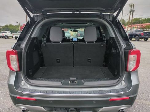 Used 2021 Ford Explorer Limited w/ Equipment Group 301A AWD/4WD image 33