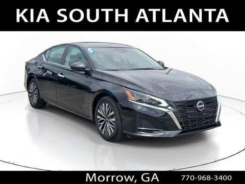 Used 2025 Nissan Altima 2.5 SV FWD image 1