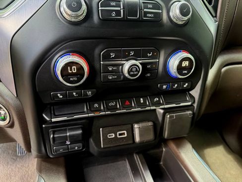 Used 2019 GMC Sierra 1500 SLT RWD image 28