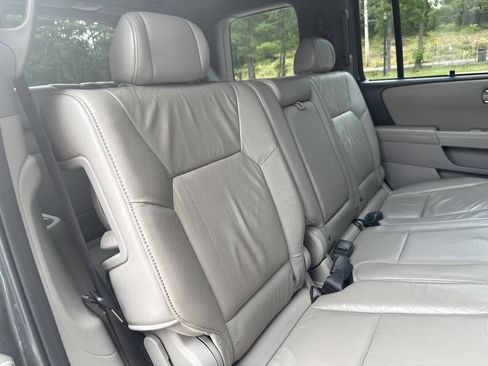 Used 2010 Honda Pilot Touring image 18