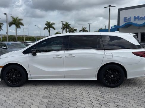 Used 2023 Honda Odyssey Sport image 3