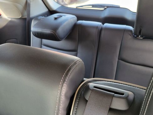 Used 2019 INFINITI QX60 Luxe w/ Essential Package AWD/4WD image 17