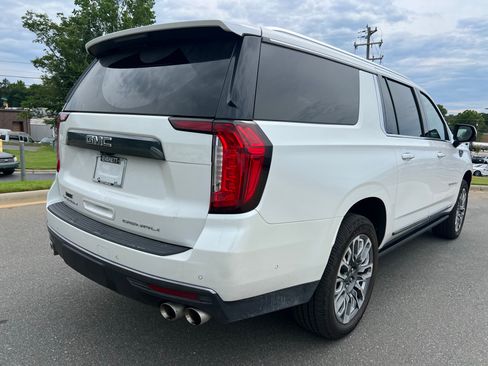 Used 2023 GMC Yukon XL Denali Ultimate AWD/4WD image 9