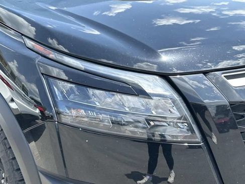 Used 2025 Nissan Pathfinder Rock Creek AWD/4WD image 4