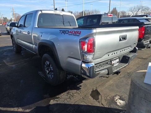 Used 2022 Toyota Tacoma TRD Off-Road w/ Black Out Package (TMS) image 4