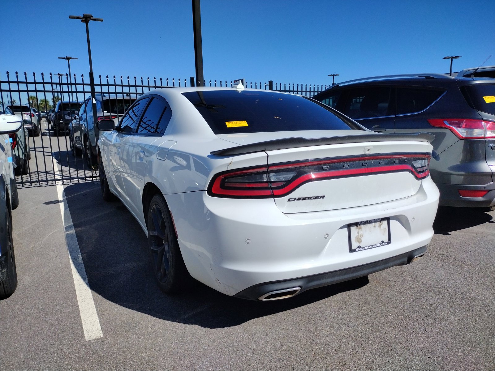 Used 2022 Dodge Charger SXT w/ Plus Group RWD image 2