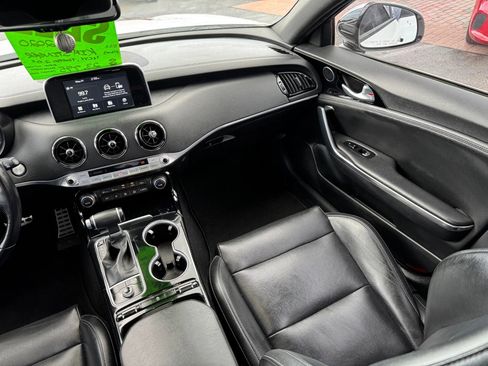 Used 2020 Kia Stinger GT-Line image 26