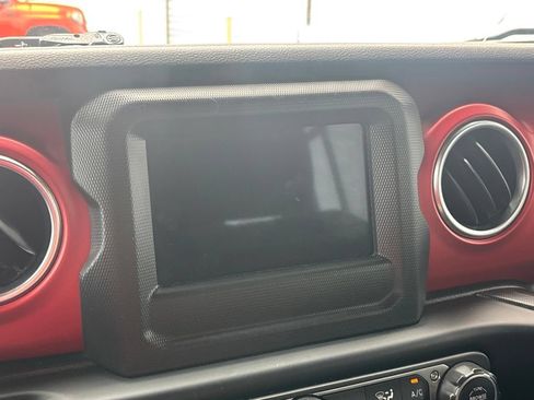 Used 2019 Jeep Wrangler Unlimited Rubicon AWD/4WD image 12