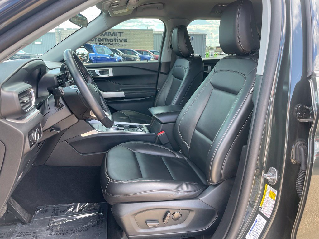 Used 2023 Ford Explorer XLT w/ Equipment Group 202A AWD/4WD image 7