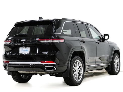 Used 2022 Jeep Grand Cherokee Summit w/ Luxury Tech Group V AWD/4WD image 7