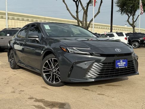 Used 2026 Toyota Camry XLE w/ Premium Plus Package FWD image 2