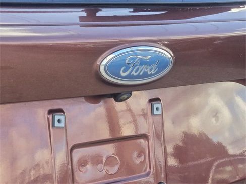 Used 2018 Ford Escape SE w/ SE Sync 3 Package image 9