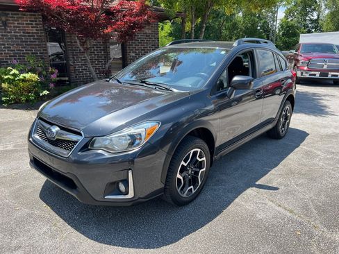 Used 2017 Subaru Crosstrek 2.0i Premium w/ Popular Package #2 AWD/4WD image 1