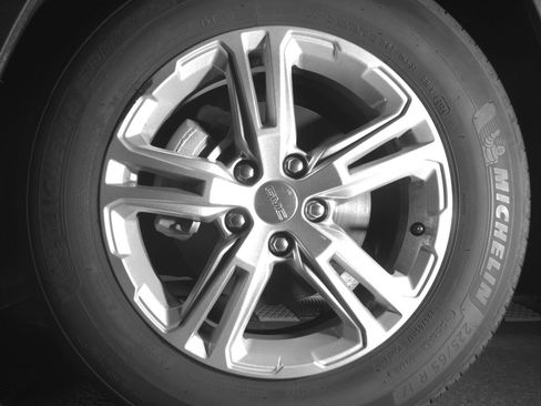 Used 2024 GMC Terrain SLE image 17