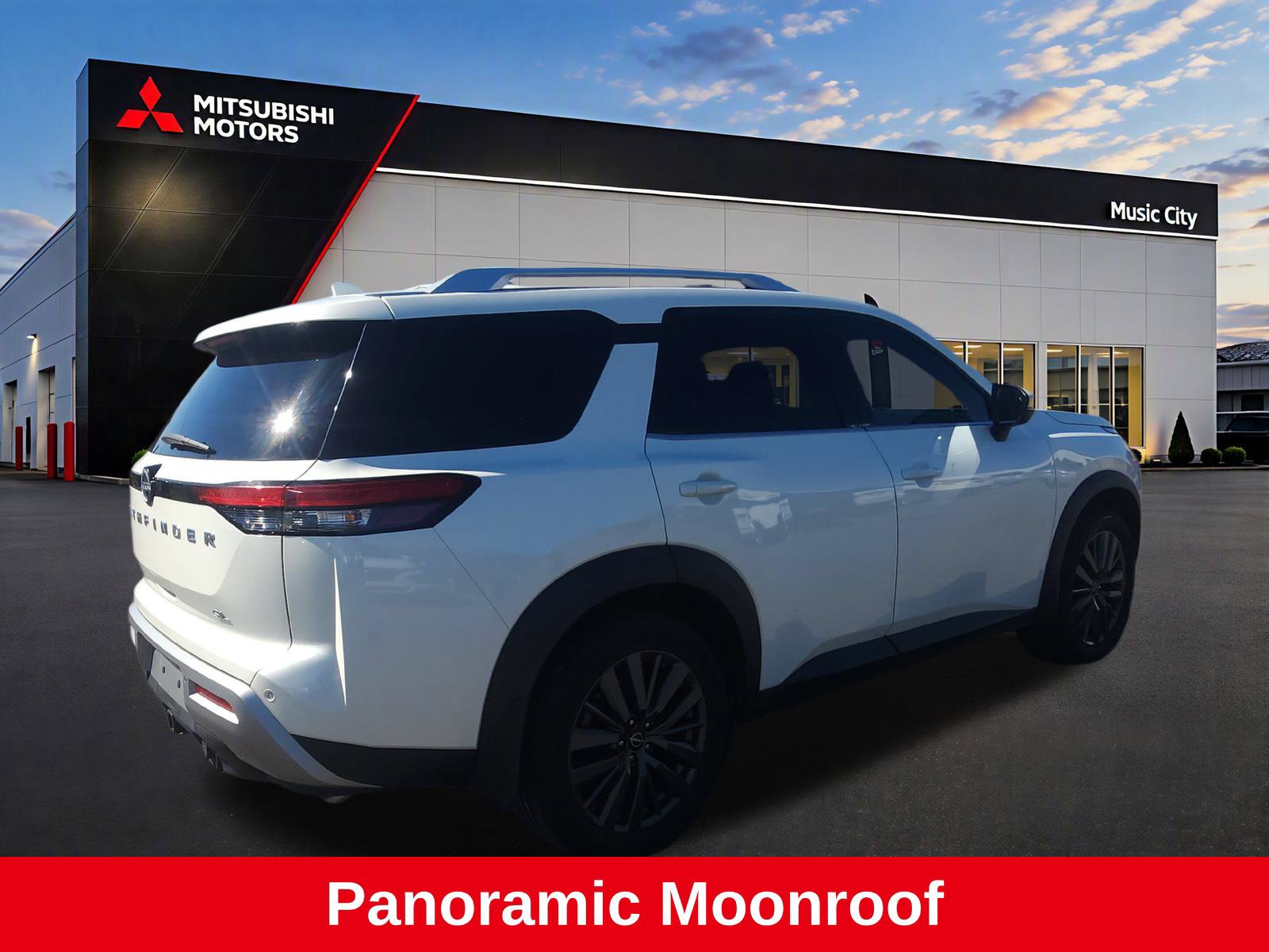 Used 2022 Nissan Pathfinder SL w/ SL Premium Package FWD image 7