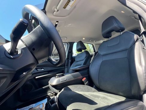 Used 2023 Nissan Ariya AWD image 18