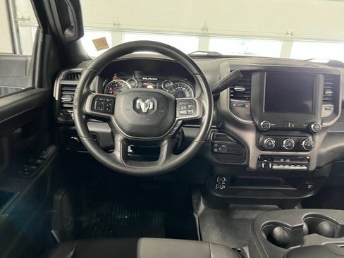 Used 2022 RAM 5500 Tradesman w/ Chrome Appearance Group AWD/4WD image 6