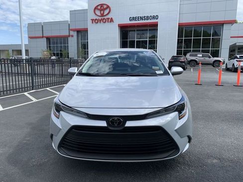 Used 2025 Toyota Corolla LE image 3