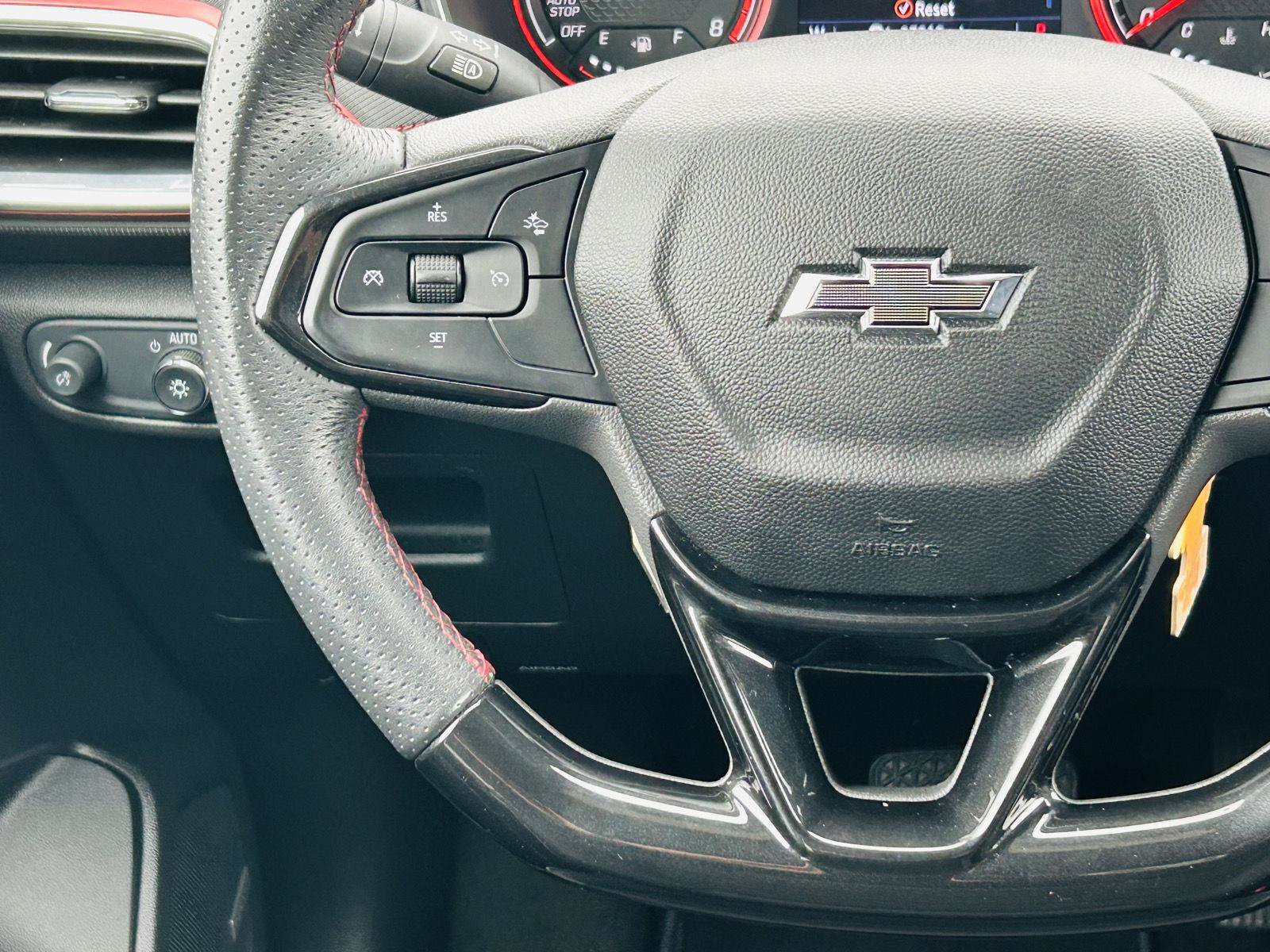 Used 2021 Chevrolet TrailBlazer RS w/ Technology Package FWD image 17