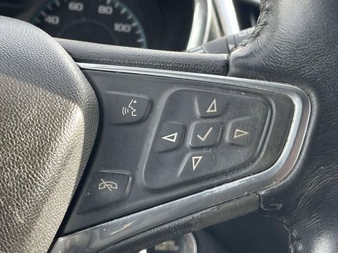 Used 2018 Chevrolet Equinox LT FWD image 22
