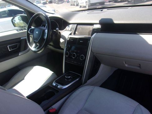 Used 2017 Land Rover Discovery Sport SE AWD/4WD image 15