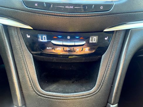 Used 2017 Cadillac XT5 Luxury image 23