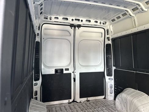 Used 2025 RAM ProMaster 2500 w/ Convenience Group FWD image 32