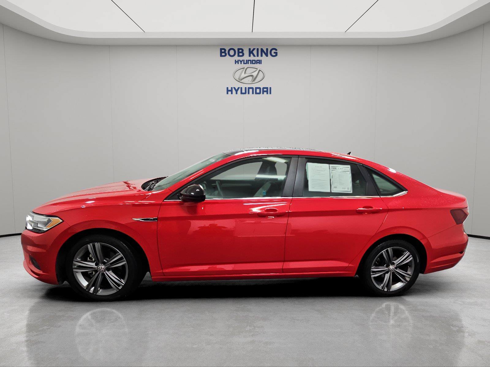 Used 2021 Volkswagen Jetta R-Line w/ R-Line Cold Weather Package FWD image 2