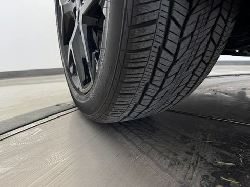 Used 2026 Chevrolet Traverse RS w/ LPO, Floor Liner Package FWD image 12
