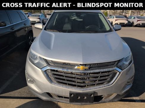 Used 2019 Chevrolet Equinox LT image 2