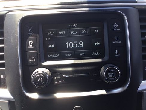 Used 2019 RAM 1500 Classic SLT AWD/4WD image 28