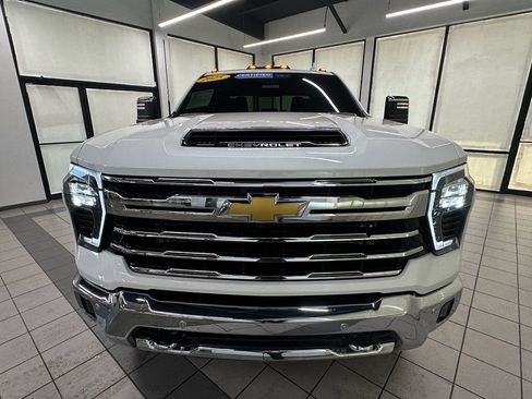Certified 2025 Chevrolet Silverado 2500 LTZ w/ LTZ Premium Package image 11