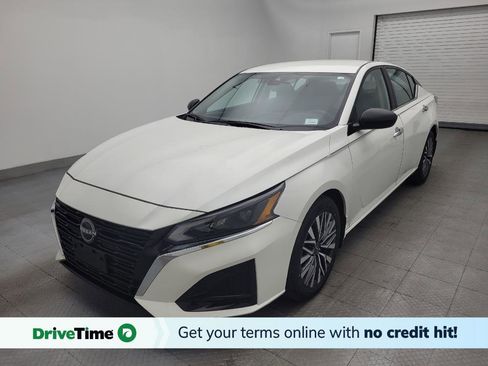 Used 2024 Nissan Altima 2.5 SV image 1