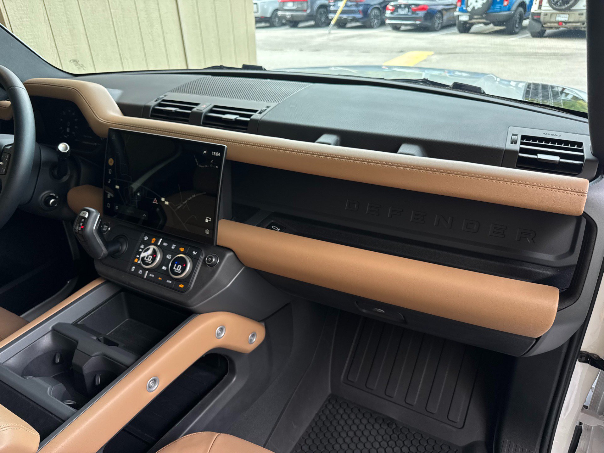 Used 2026 Land Rover Defender 110 X-Dynamic SE AWD/4WD image 21