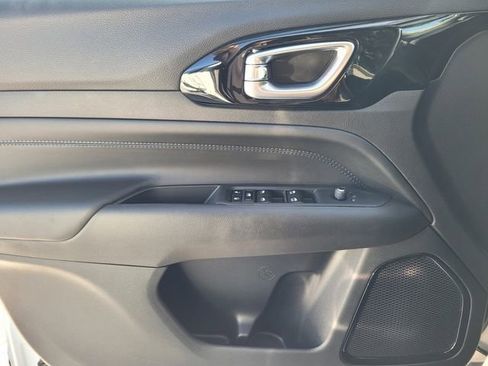 New 2026 Jeep Compass Latitude image 19